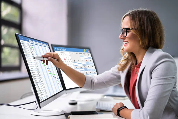 Calendario Empleados Informes Tiempo Computadora Nube — Foto de Stock