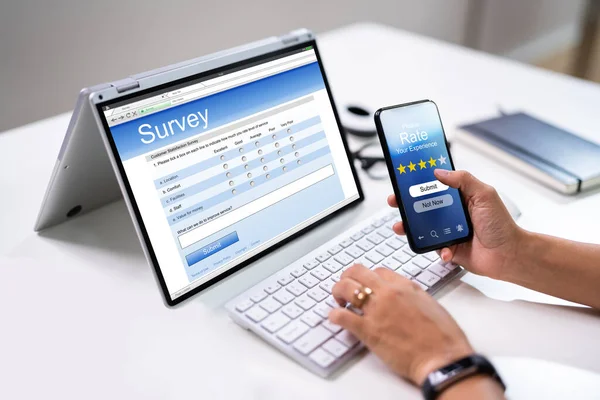 Businesswoman Hand Filling Online Survey Mobile Phone — Stock Photo, Image