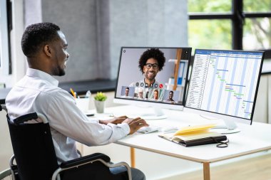 Sanal Video Konferansında Bilgisayarda Çalışma Ajandası Takvimi