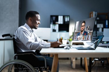 Çevrimiçi Sanal Görüntü Konferansı Eğitimi Masaüstü Bilgisayarı