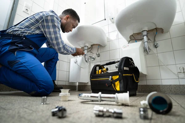 Loodgieter Bevestigingspijp Badkamer Sanitair Onderhoud Badkamer — Stockfoto