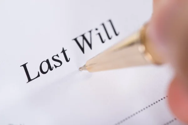 Writing Last Will and Testament — Stock Photo, Image