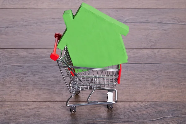 House in shopping cart — Stock Photo, Image