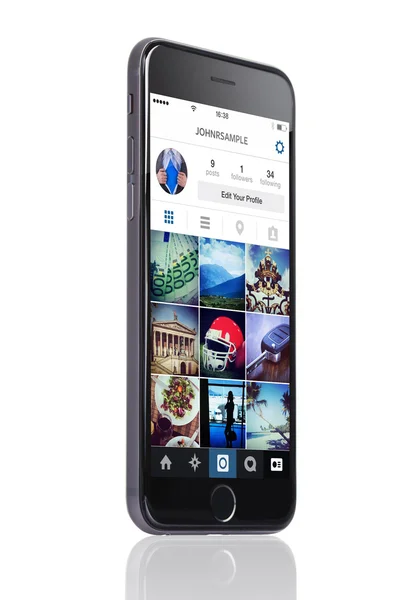 Apple iPhone 6 con perfil de Instagram en pantalla — Foto de Stock