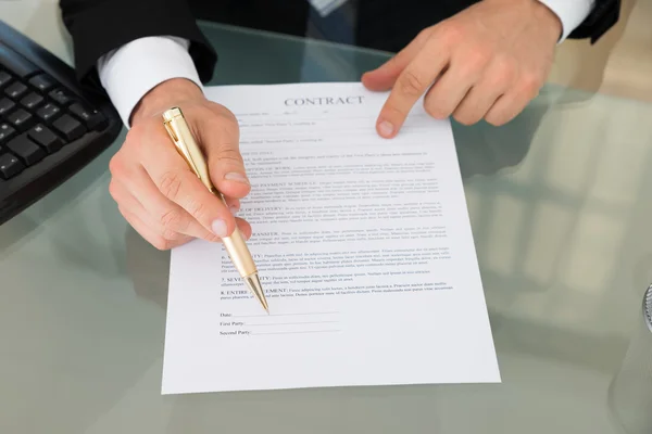 Businessman With   Contract Document — Stock Photo, Image