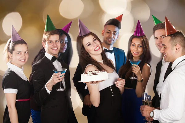 Freunde feiern Geburtstag — Stockfoto