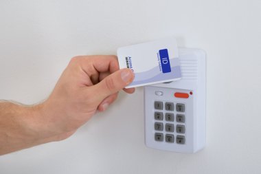 Güvenlik kartını kullanarak