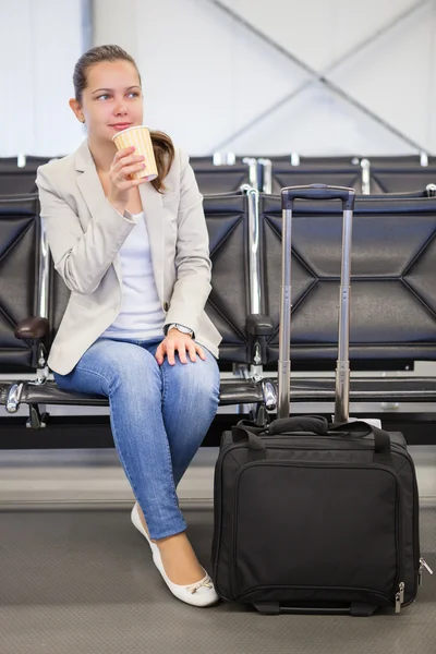 Businesswoman Having Coffee At Airport — Stock Photo, Image