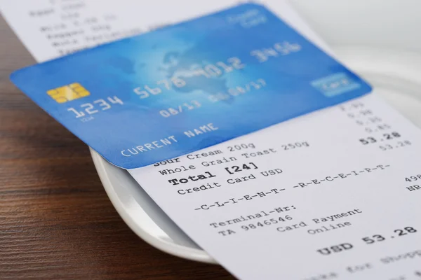 Credit Card On Shopping Receipt — Stock Photo, Image