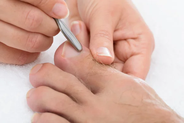 Manicurist Removing Cuticle — Stock Photo, Image