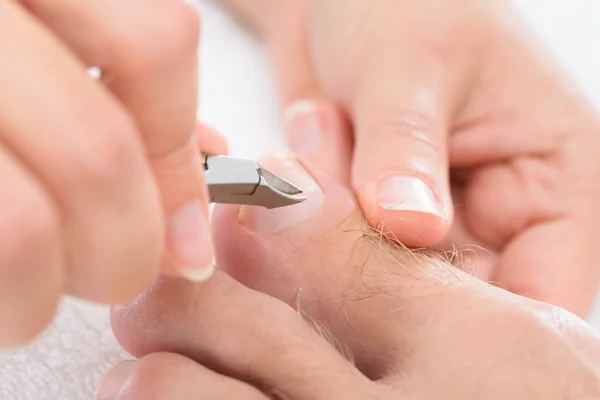 Beautician Trimming Cuticles — Stock Photo, Image