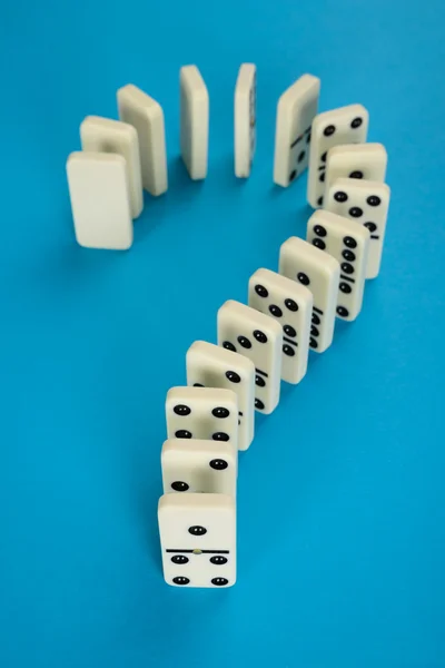 Ponto de interrogação feito a partir de Domino — Fotografia de Stock