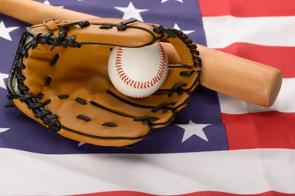 Lederhandschuh mit Baseball — Stockfoto