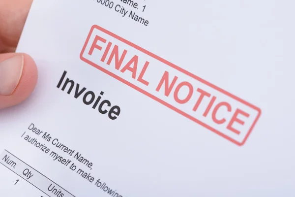 Man Holding Invoice — Stock Photo, Image