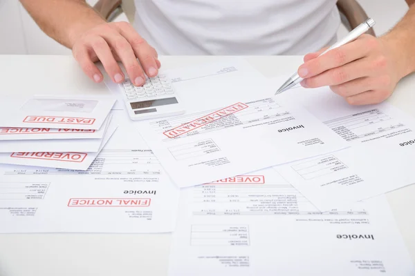 Man Calculating Unpaid Bills — Stock Photo, Image