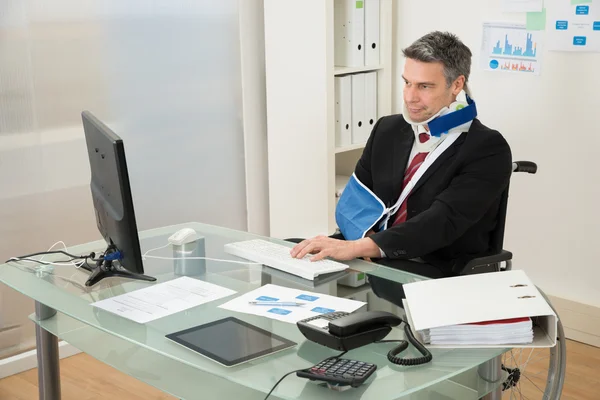 Disabled Businessman On Wheelchair — Stock Photo, Image