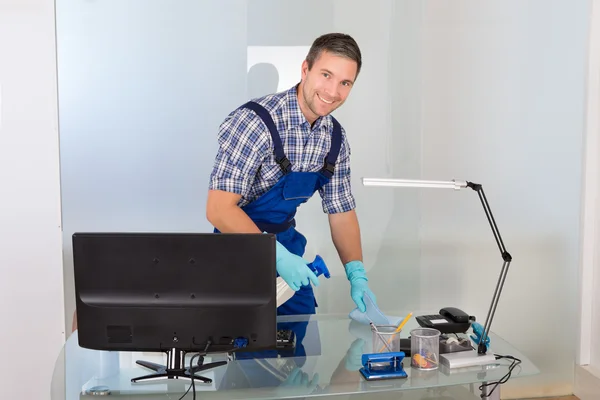Janitor Cleaning Desk — Stock Photo, Image
