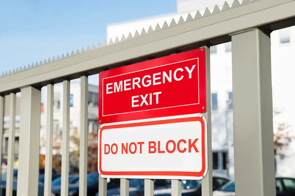 Do Not Block Signboard — Stock Photo, Image