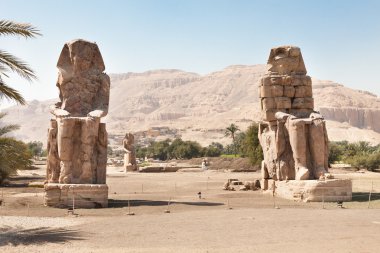 Colossi Memnon heykel