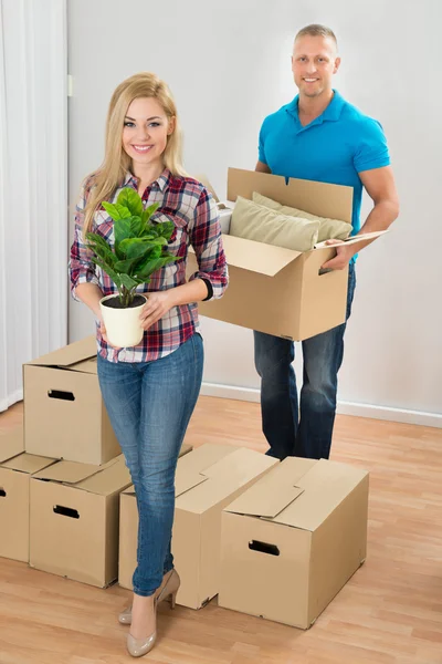 Couple Moving Boxes — Stock Photo, Image