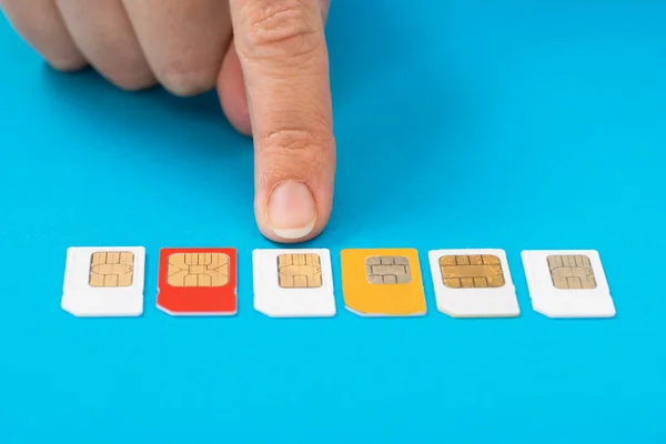 El seçme SIM kart — Stok fotoğraf