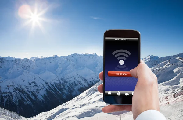 Kişi el ile hareket eden telefon