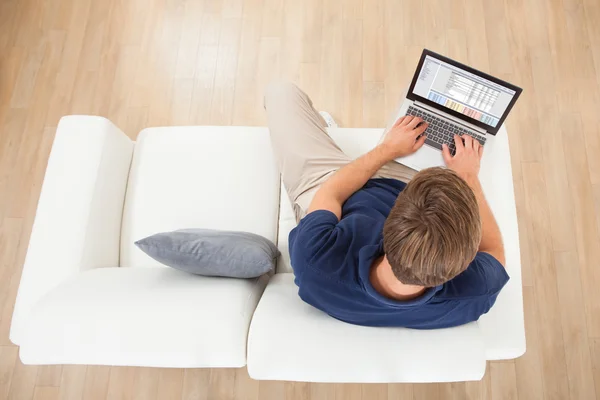 Man Working On Laptop At Home — Stock Photo, Image