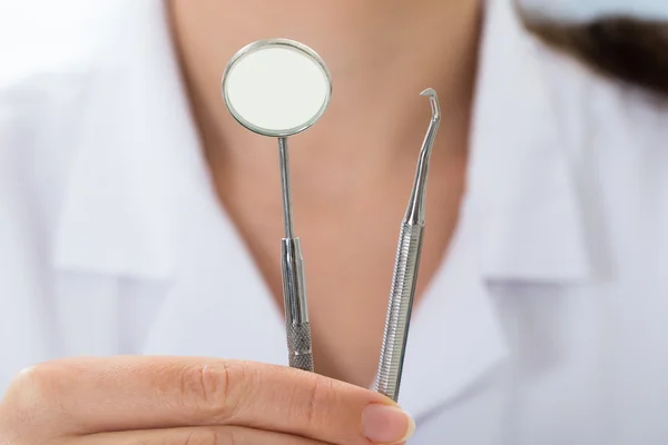 Herramienta del dentista del tenedor del doctor — Foto de Stock