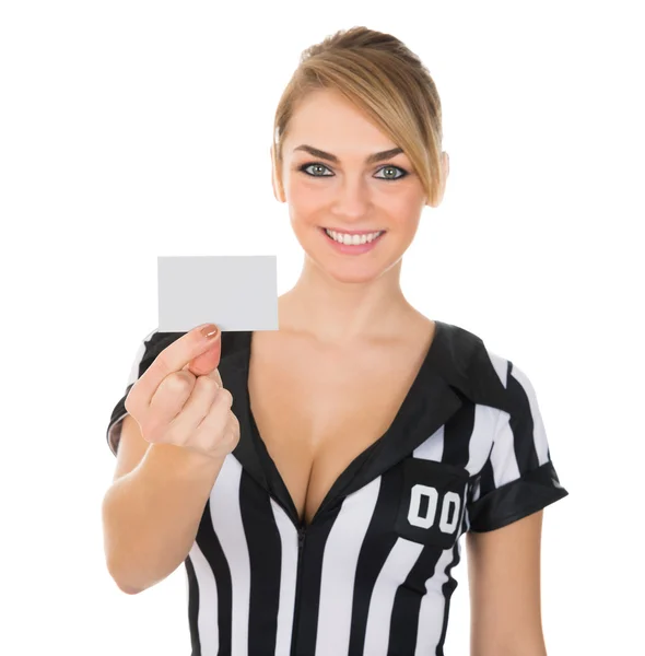 Femme arbitre montrant la carte — Photo