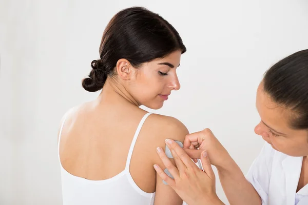 Woman Getting Electrodes Therapy — Stock Photo, Image