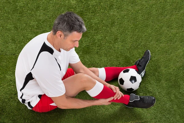 Jugador de fútbol con lesión — Foto de Stock