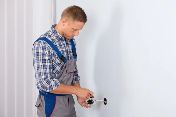 Electrician Installing Electrical Socket — Stock Photo, Image