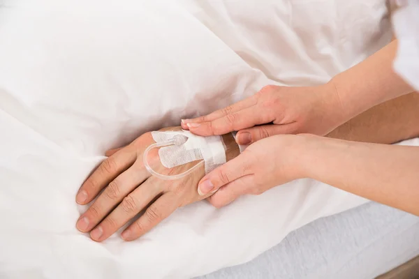 Iv Drip In Patient's Hand — Stock Photo, Image