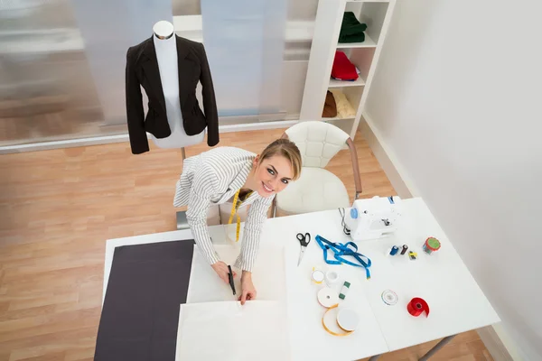 Fashion Designer In Studio — Stock Photo, Image