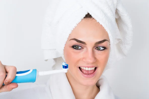 Woman Holding Toothbrush — Stock Photo, Image