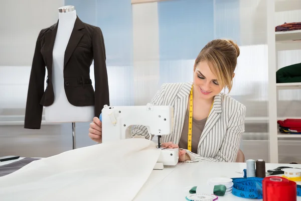 Designer Stitching On Sewing Machine — Stock Photo, Image