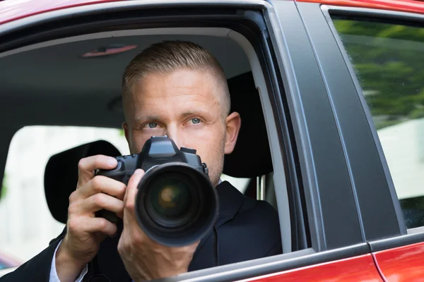 Männlicher Fahrer fotografiert — Stockfoto