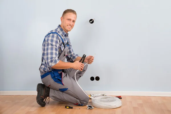 Electrician Stripping Wire — Stock Photo, Image