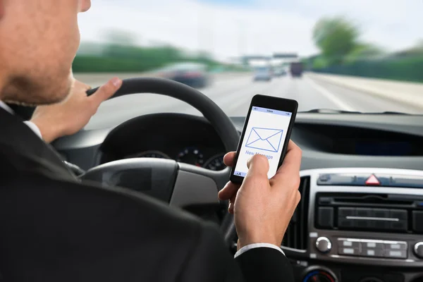 Man with Cellphone and Message Notification — Stock Photo, Image