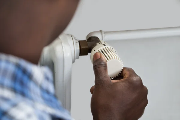 Radiateur thermostat à réglage manuel — Photo