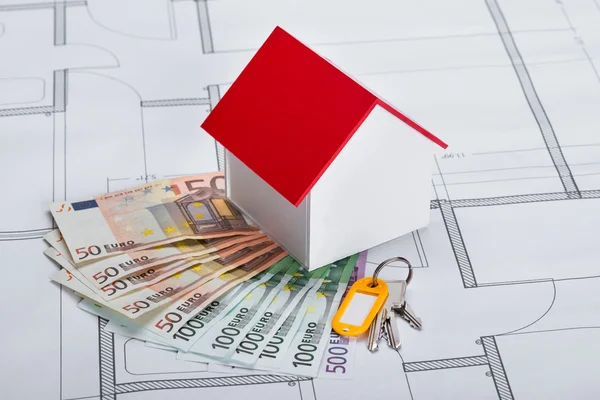 House Model With Banknotes — Stock Photo, Image