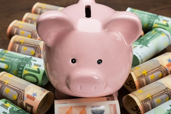 Piggybank With Euro Notes — Stock Photo, Image