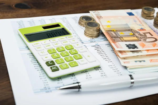 Калькулятор отложенных денег. Экономика калькулятор. Таблица для накопления денег. Калькулятор на столе. Калькулятор отложенных денег.