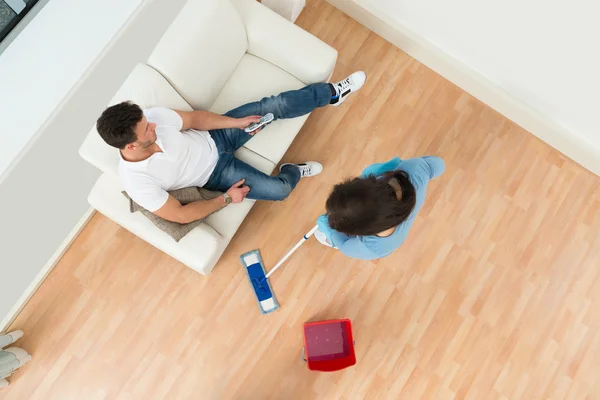 Woman Cleaning Floor — Stock Photo, Image