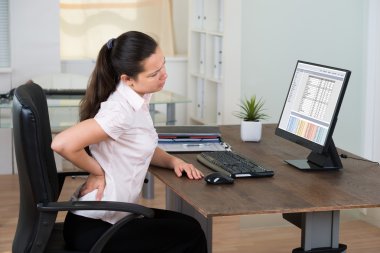 İş kadını Backpain sahip