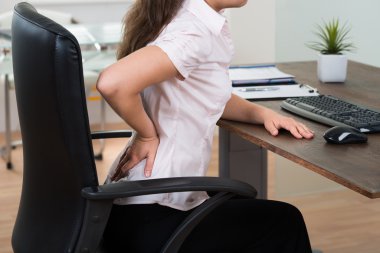 İş kadını Backpain sahip
