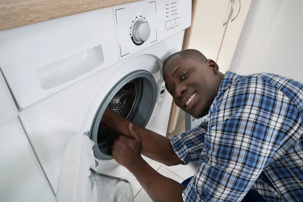 Technician Repairing Washing Machine — Stock Photo, Image