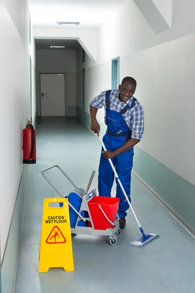 Male Janitor Mopping — Stock Photo, Image