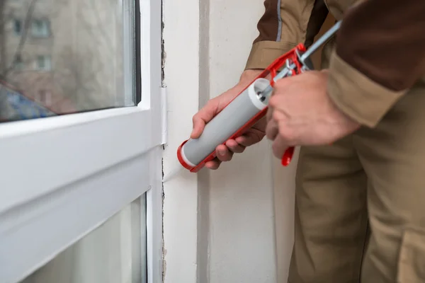 Person Applying Silicone Sealant — Stock Photo, Image