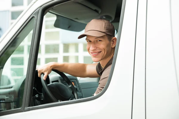 Levering Man rijden Van — Stockfoto